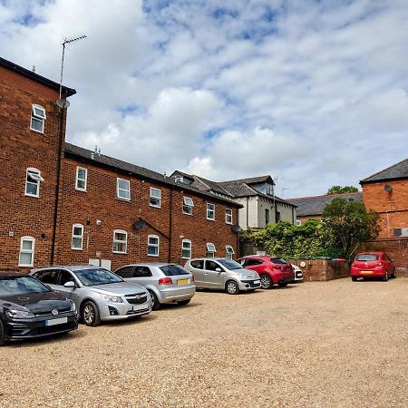 Saffron Court By Wycombe Apartments - Apt 06 High Wycombe Extérieur photo
