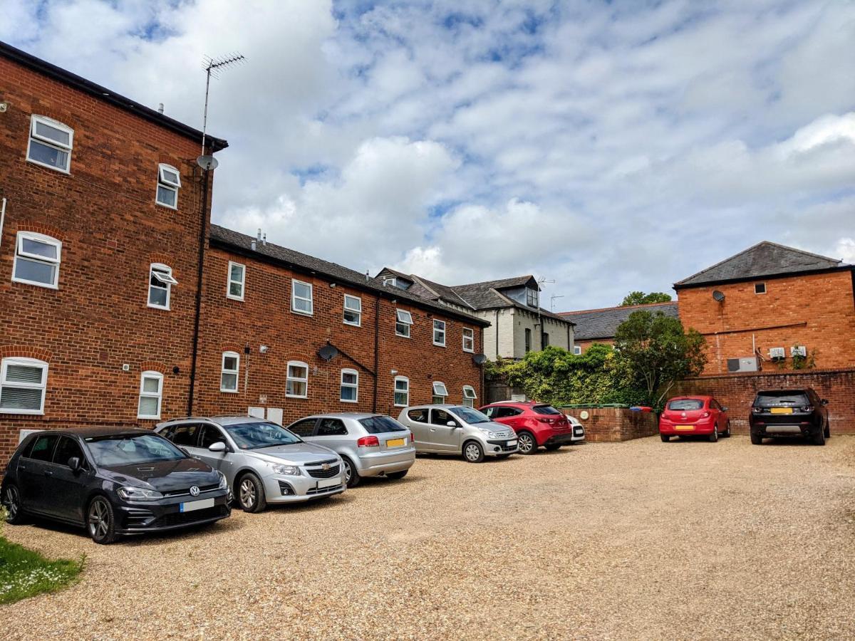 Saffron Court By Wycombe Apartments - Apt 06 High Wycombe Extérieur photo